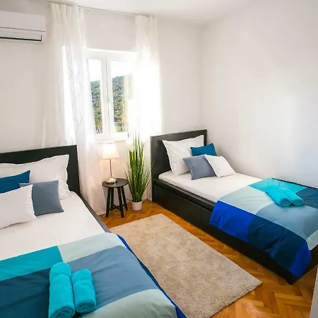 Croatia Sea View With Heated Pool Vinisce