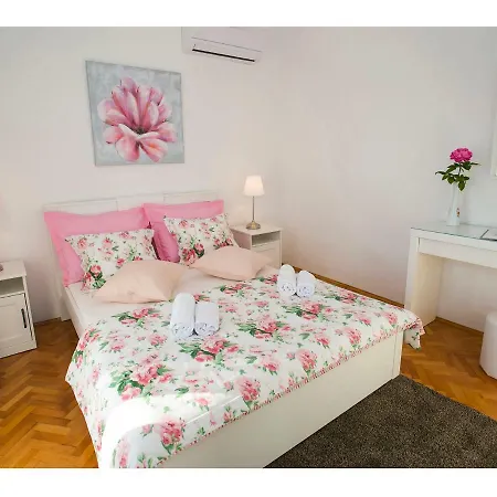 Villa Croatia Sea View With Heated Pool Vinisce