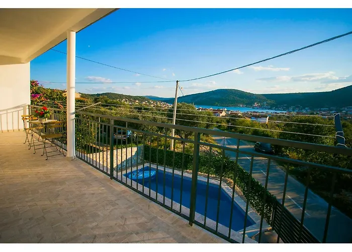 Croatia Sea View With Heated Pool Willa